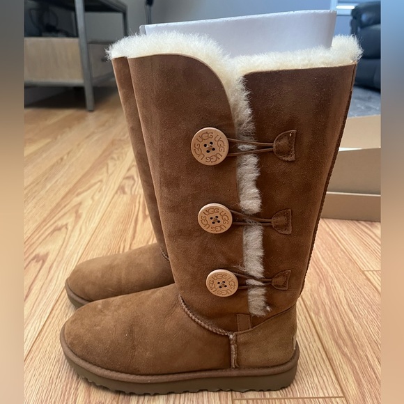 ugg bailey button boots - Picture 3 of 6